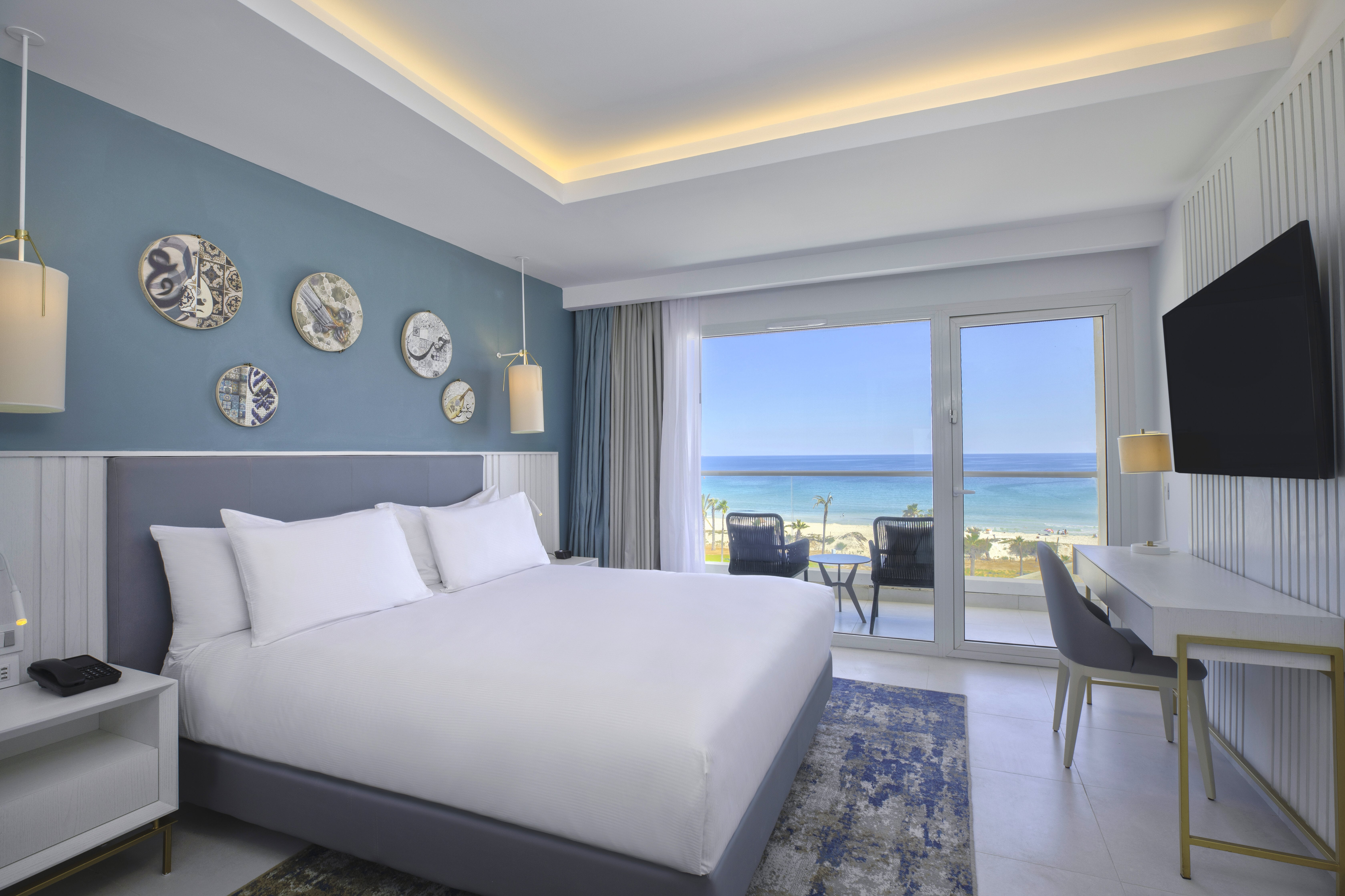 Deluxe One Bedroom Suite with Sea front view