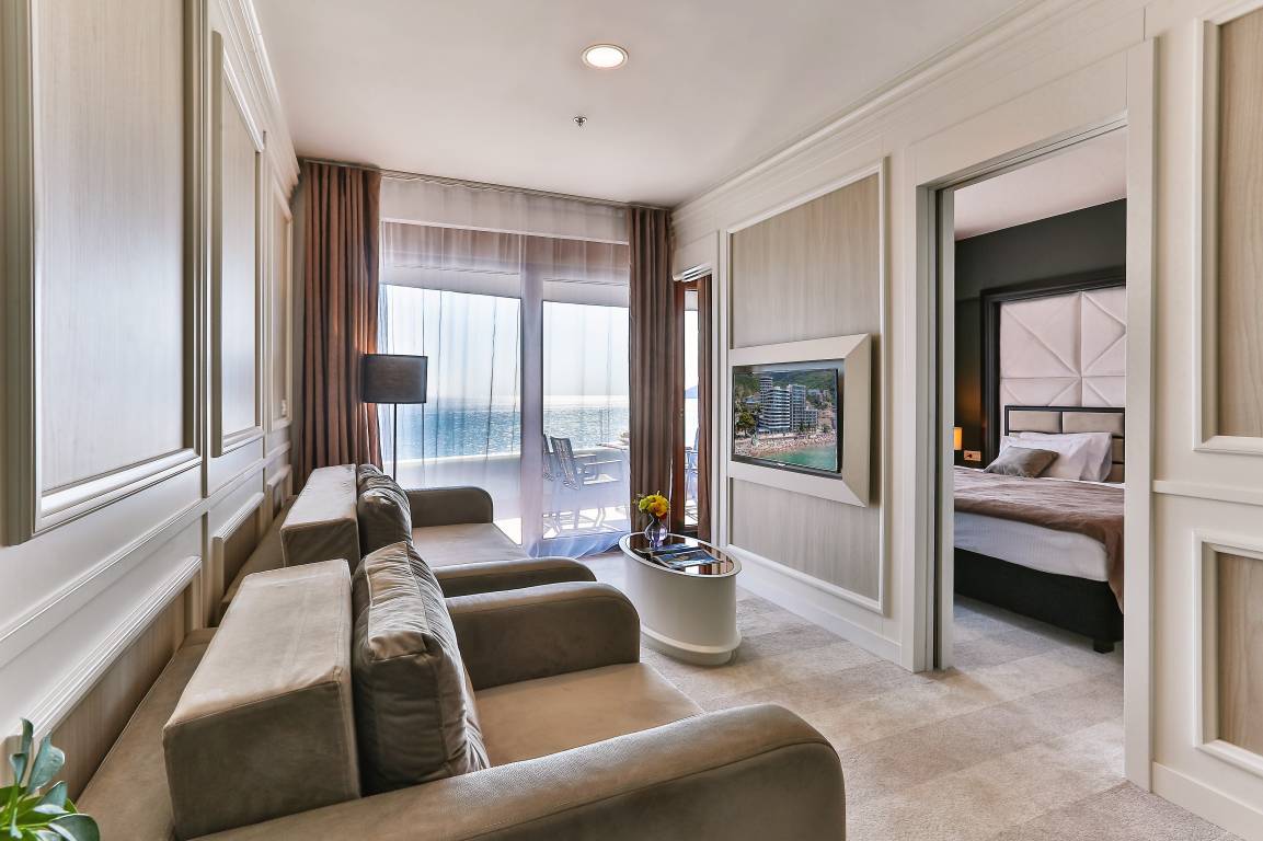 KING SUITE WITH SEA VIEW 