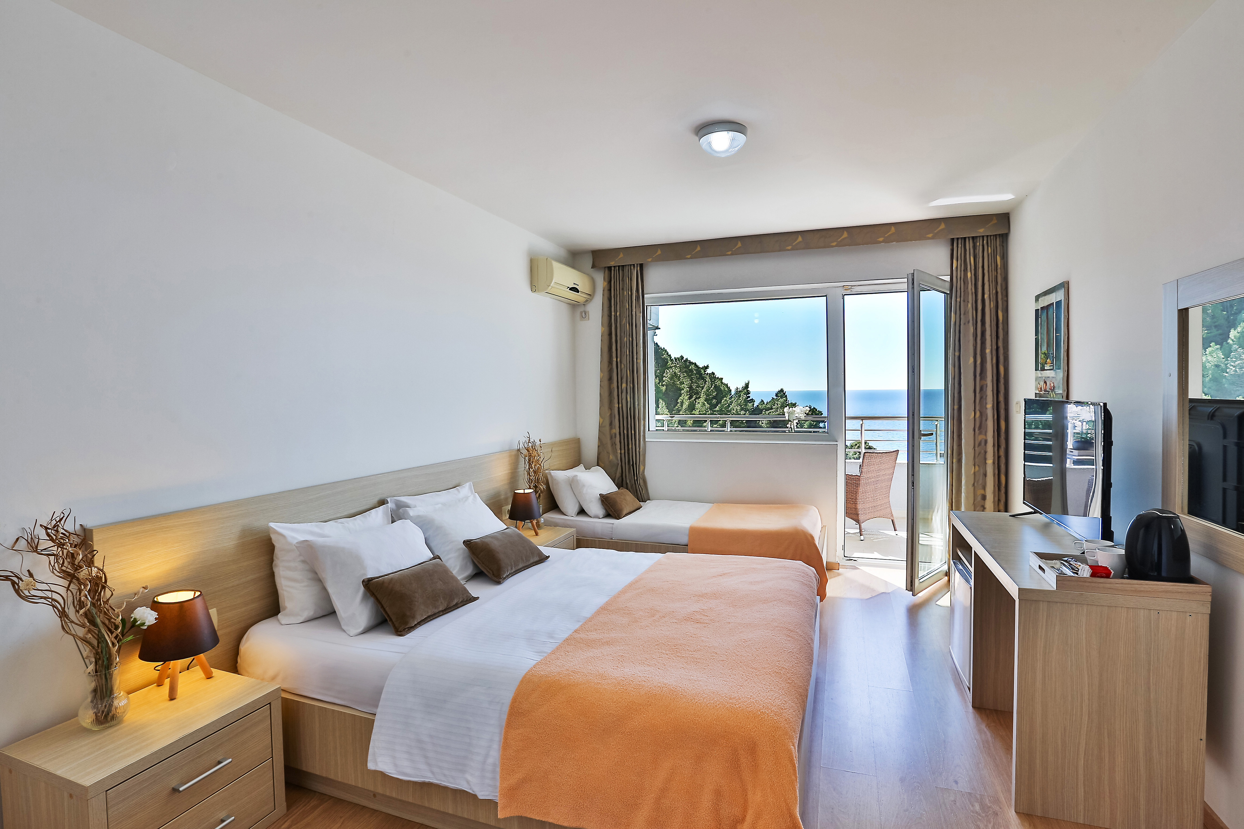 Triple Room with Sea View 