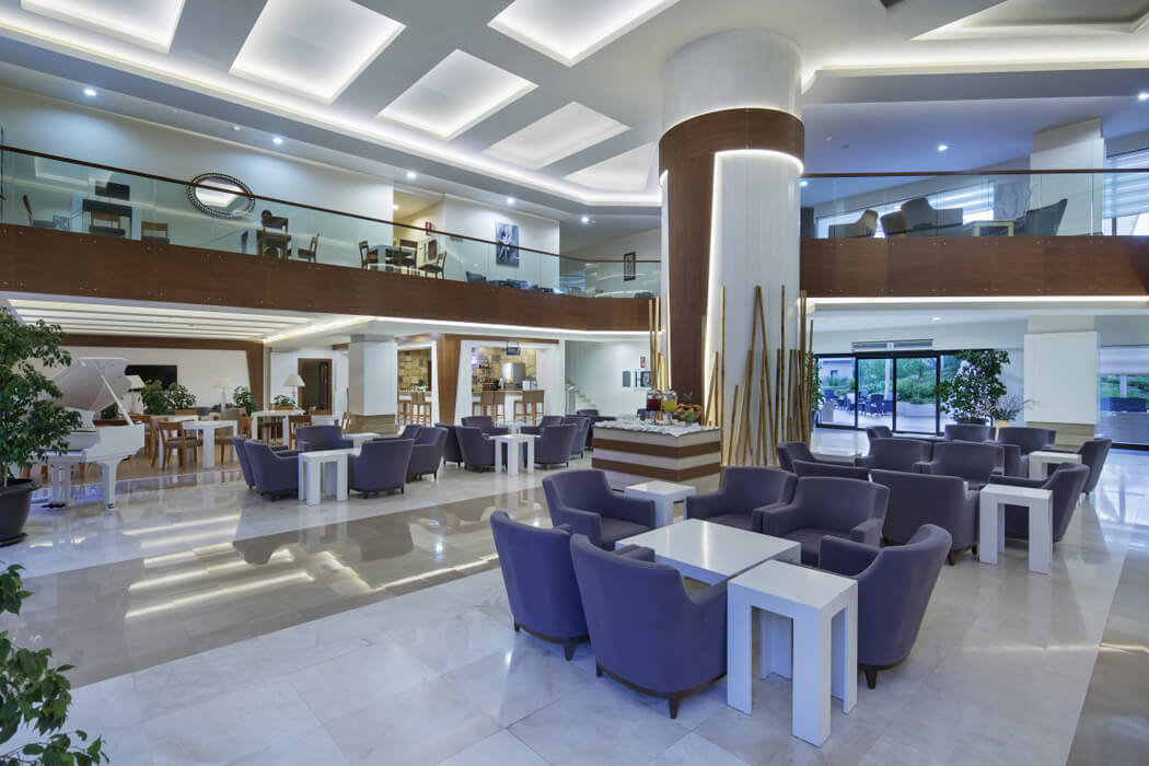 Hotel Crystal Green Bay Resort & Spa - lobby