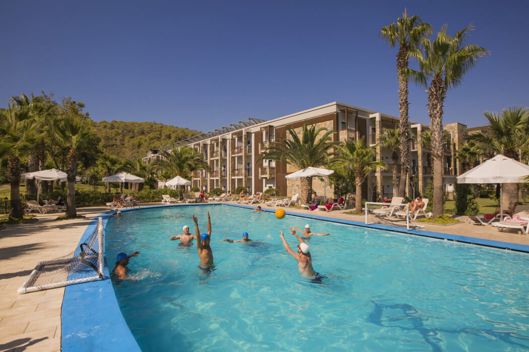 Hotel Crystal Green Bay Resort & Spa - piłka wodna