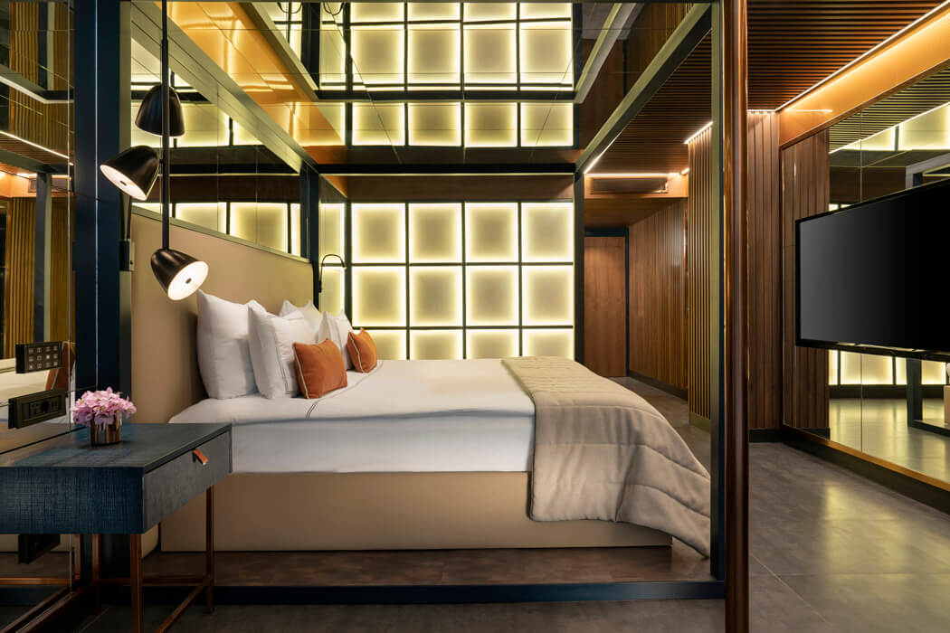 Lujo Hotel Bodrum - łóżko w pokoju indigo laguna clubber