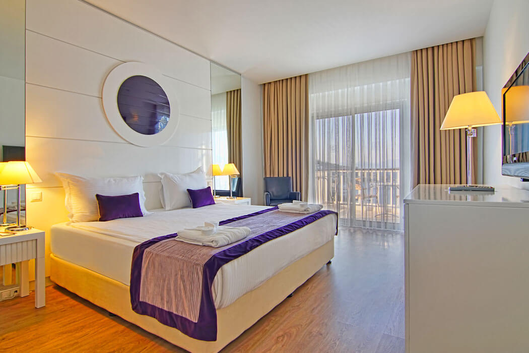 Hotel Baia Bodrum - widok na pokój deluxe sea view