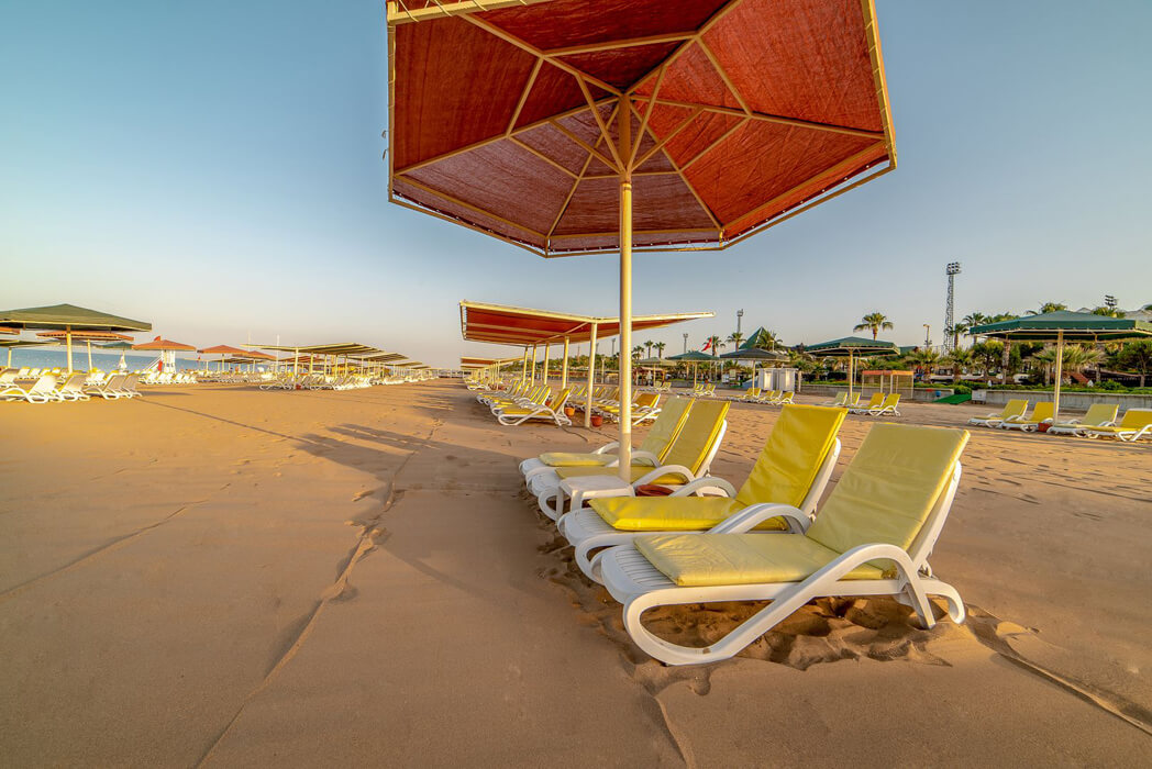 Kamelya Fulya Hotel - leżaki na plaży