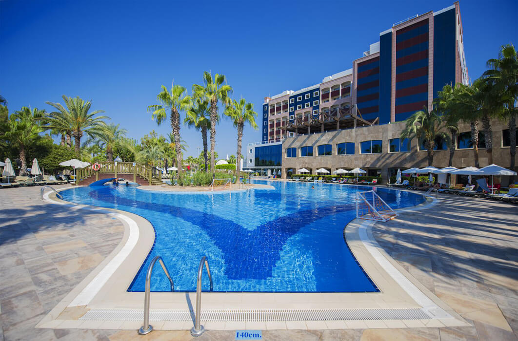 Kamelya Fulya Hotel - widok na basen w Kamelya Selin