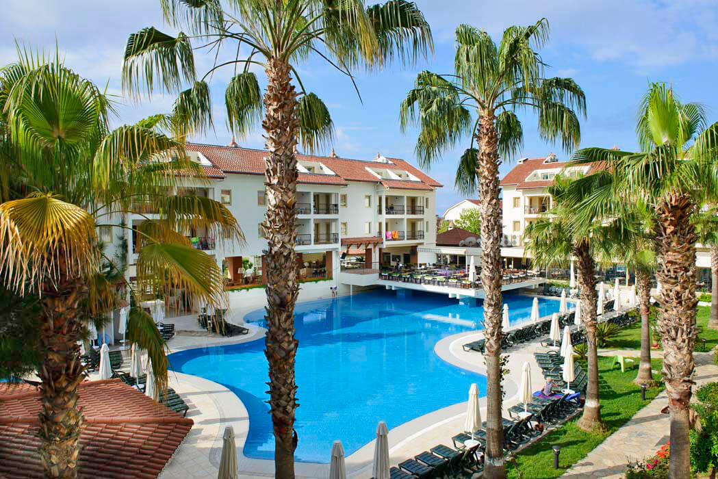 Kentia Apart Hotel - palmy przy basenie