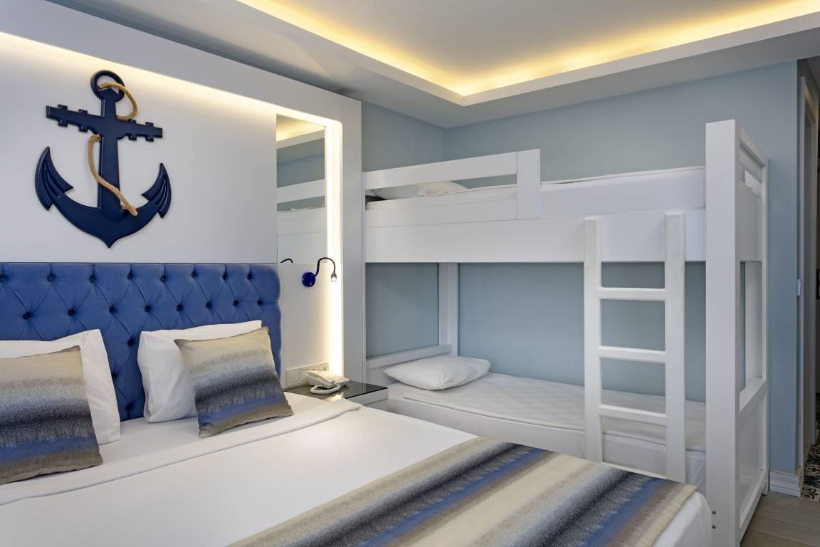 STANDARD ROOM WITH BUNKBED