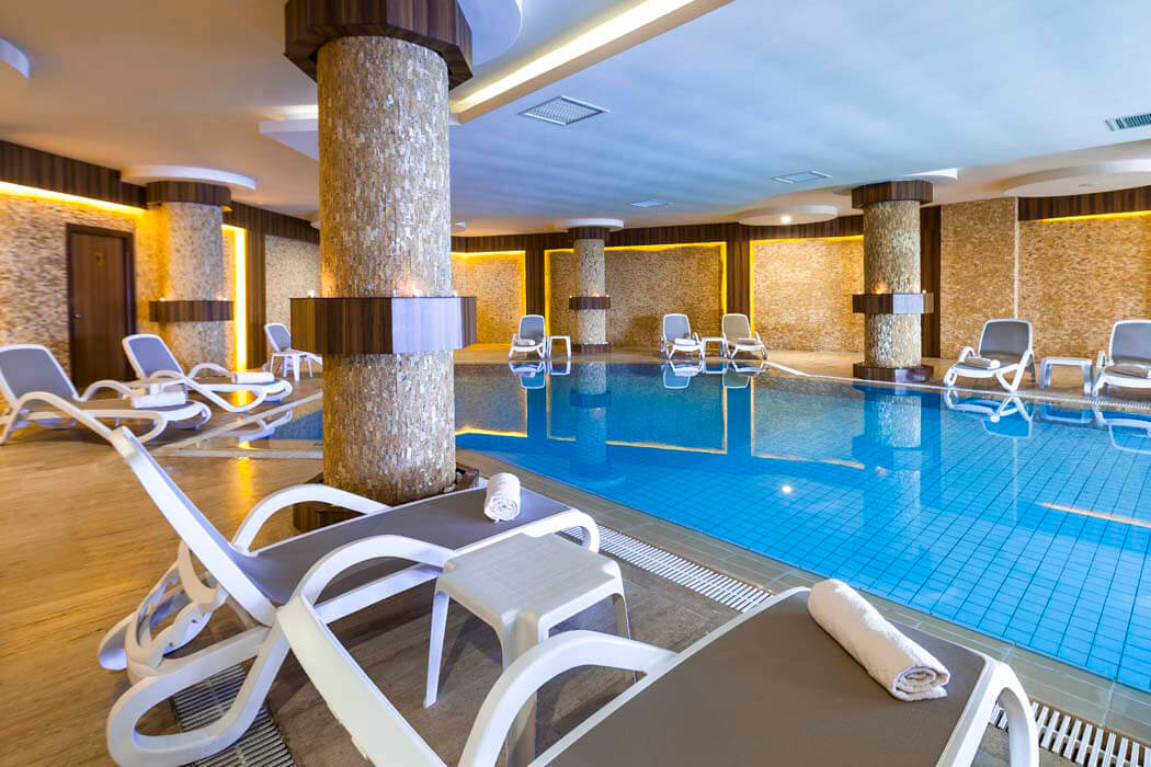 Club Hotel Turan Prince World - basen kryty