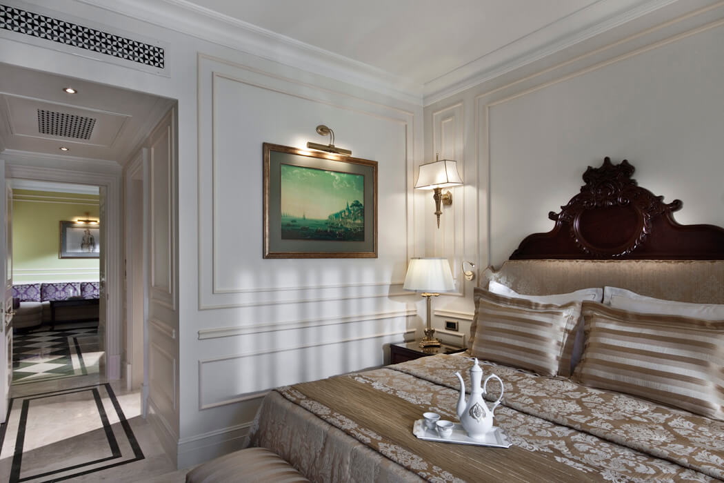 Hotel Ali Bey Resort - suita rodzinna - sypialnia z łóżkiem rodzinnym