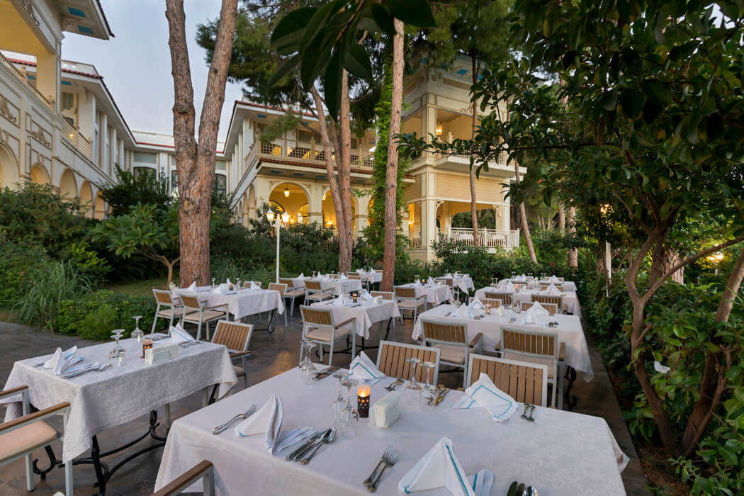 Hotel Ali Bey Resort - restauracja na tarasie