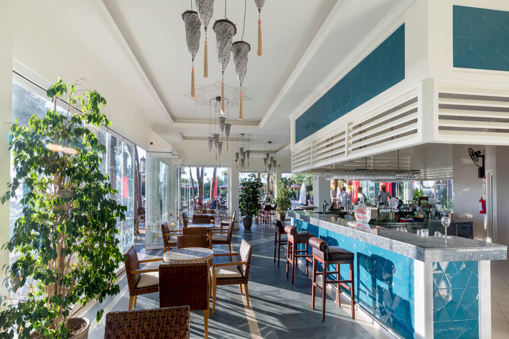 Hotel Ali Bey Resort - widok na bar