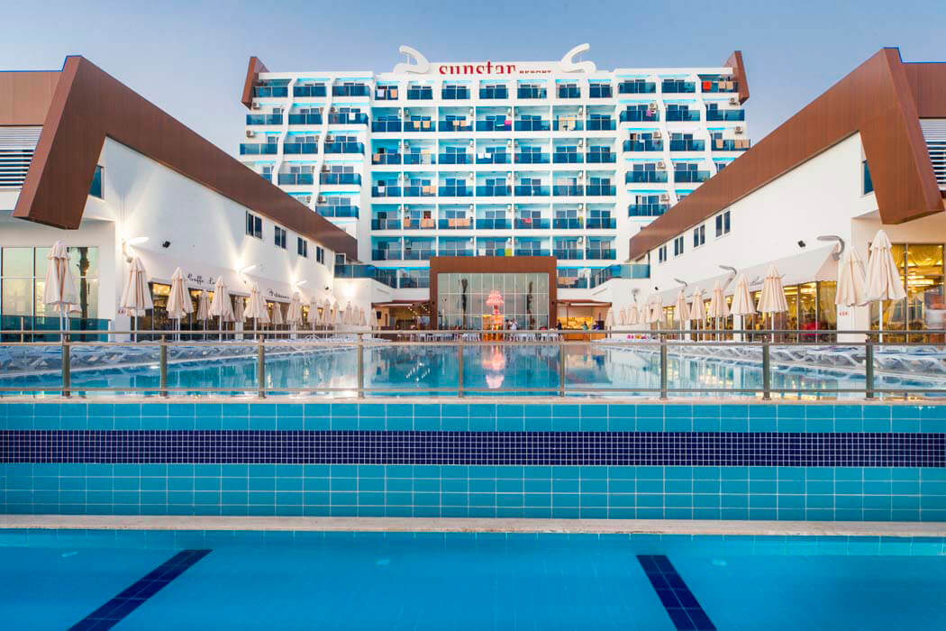 Hotel Sun Star Resort - widok na baseny