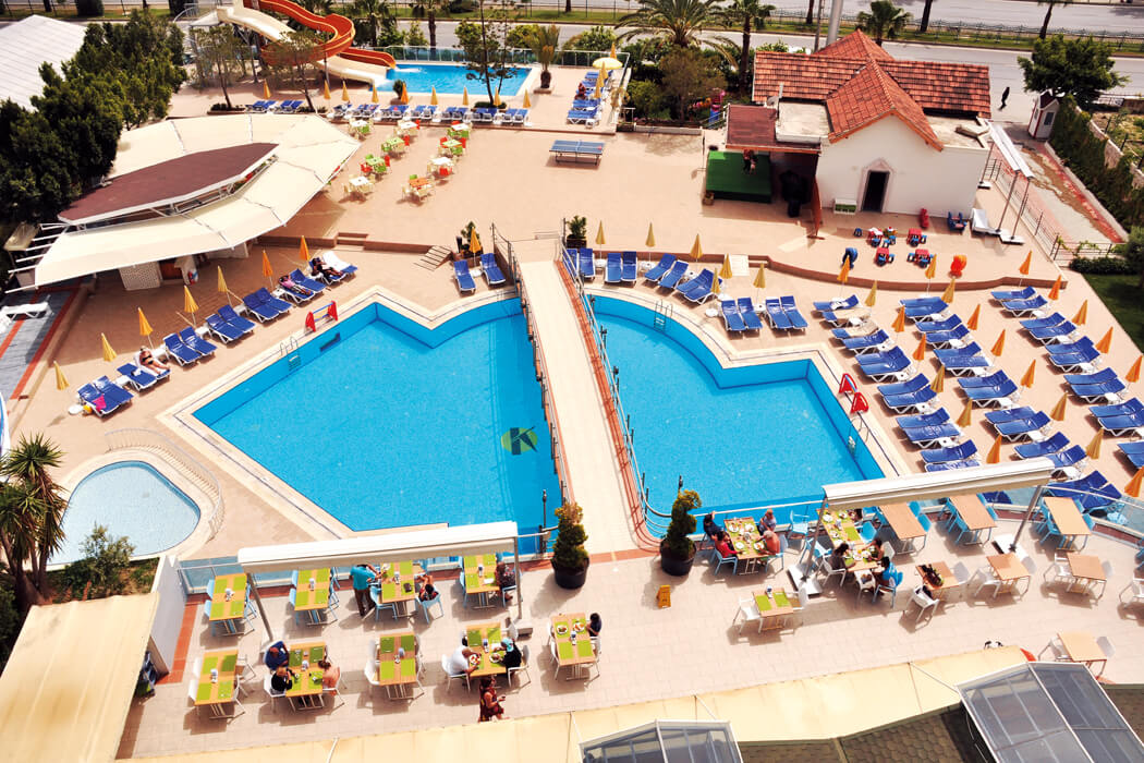 Numa Konaktepe Hotel - leżaki przy basenie
