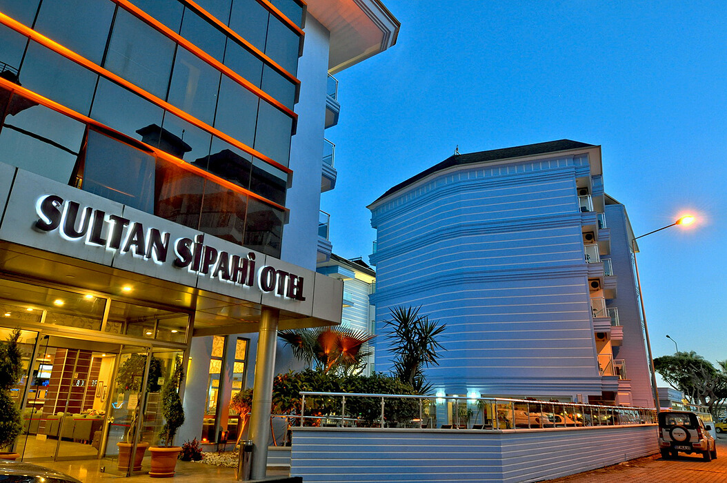 Sultan Sipahi Resort Hotel - wieczór
