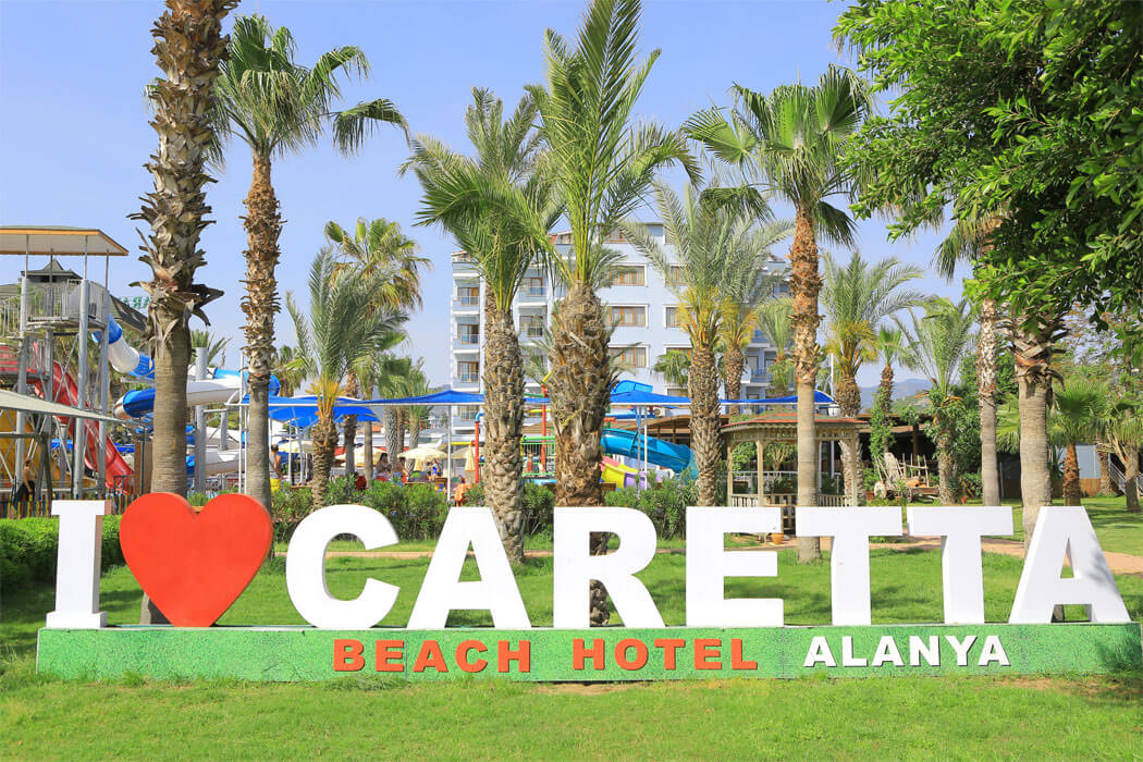 Caretta Beach Hotel - widok na ogród