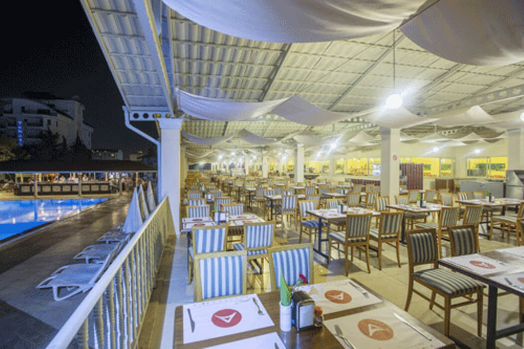 Hotel Armas Green Fugla Beach - restauracja główna-taras