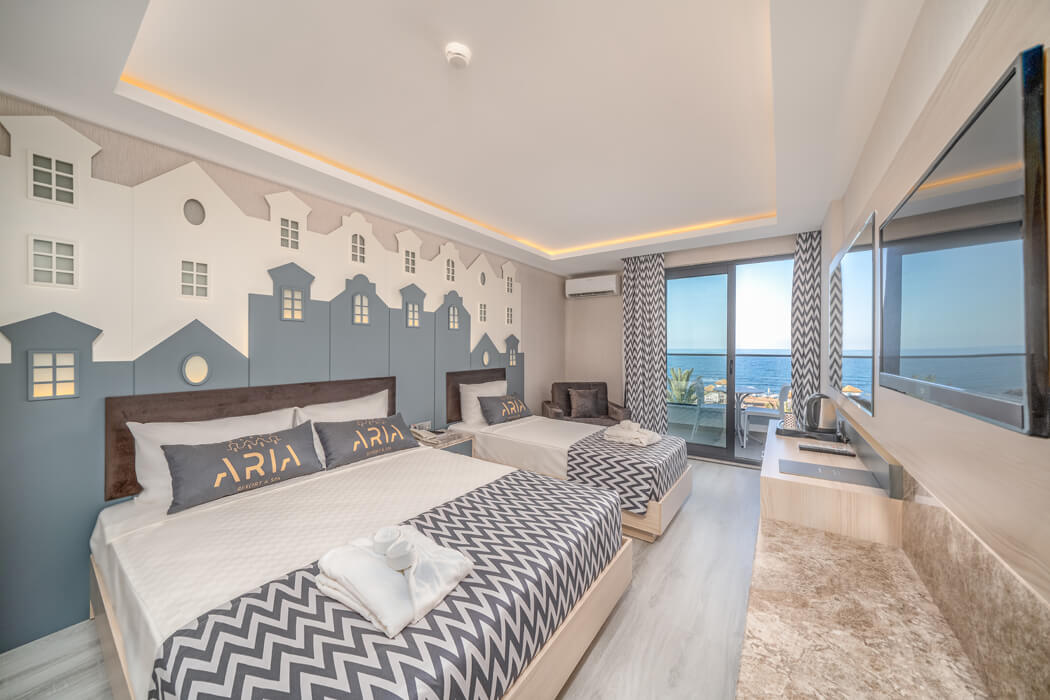 Hotel Aria Resort & Spa - widok na przykładowy pokój standardowy sea view