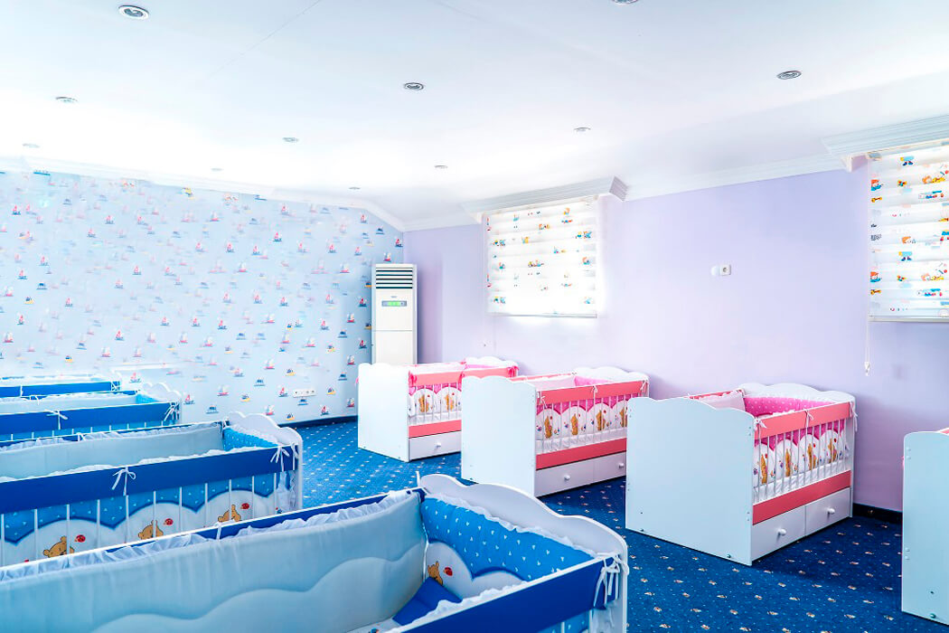 Lonicera World Resort Hotel - łóżeczka dla dzieci