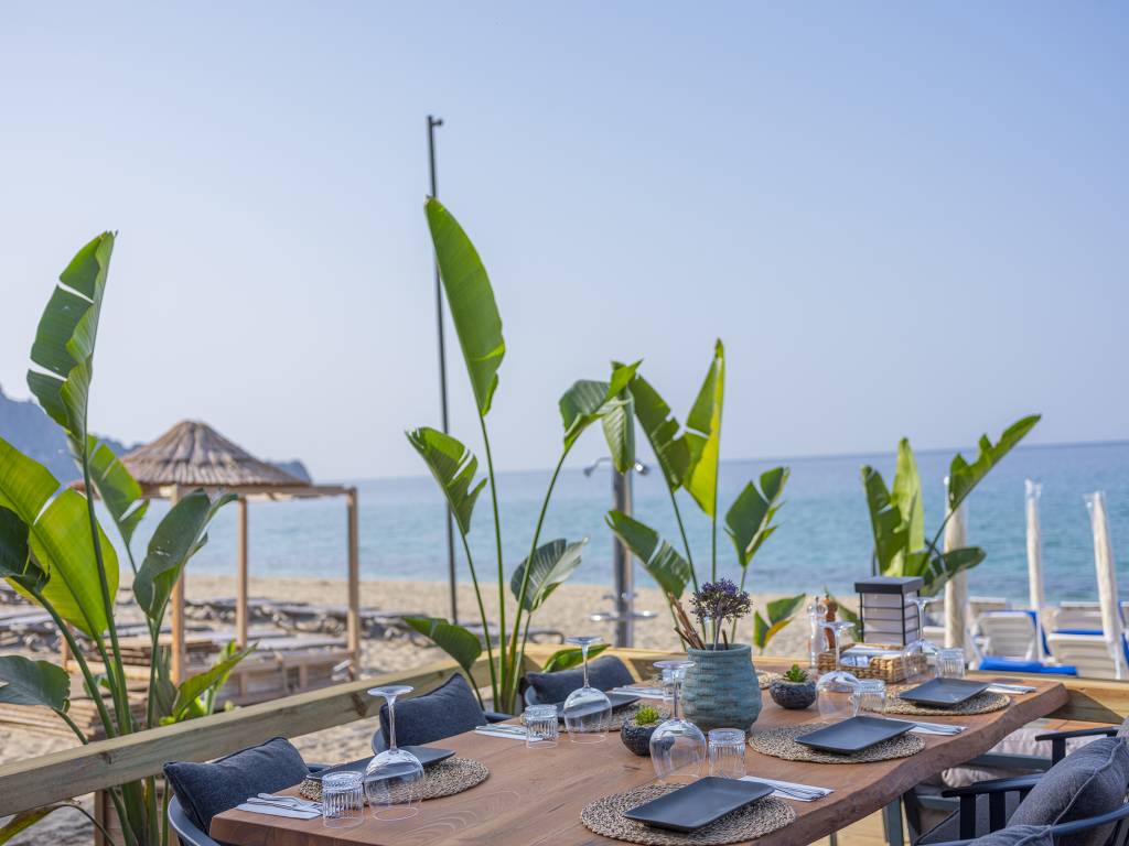 Blıss Restaurant Beach