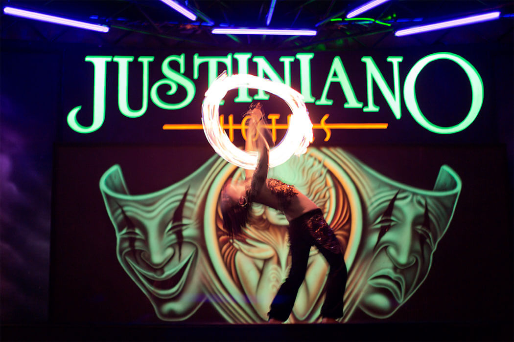 Hotel Justiniano Club Alanya - wieczorne przedstawienie