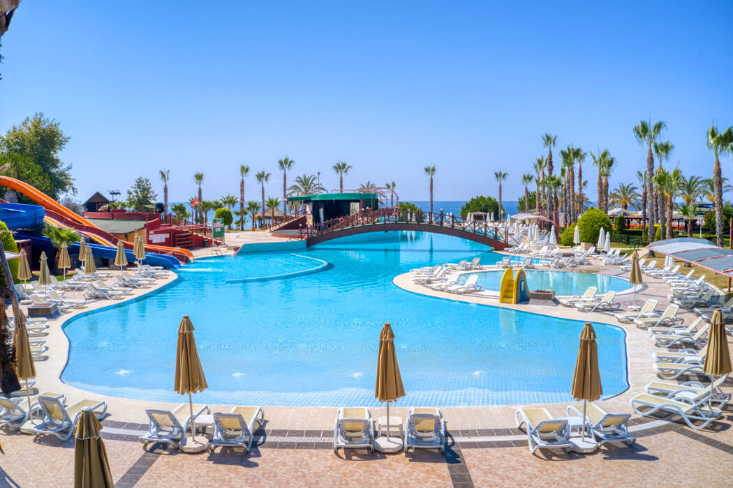 Oz Hotels Incekum Beach Hotel - relaks przy basenie