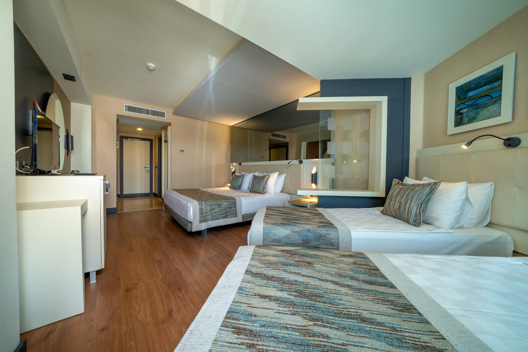 Long Beach Resort & Spa Deluxe - przykładowy pokój standardowy i long beach roh