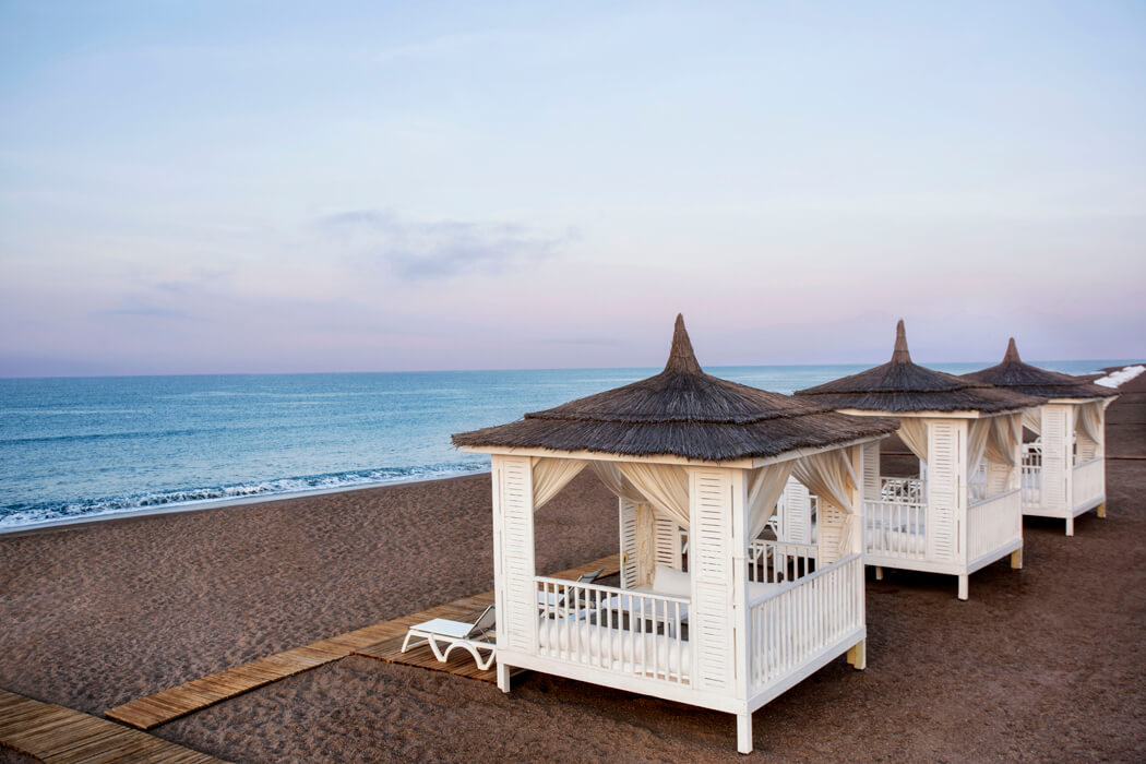 Hotel Lara Barut Collection - pawilony na plaży