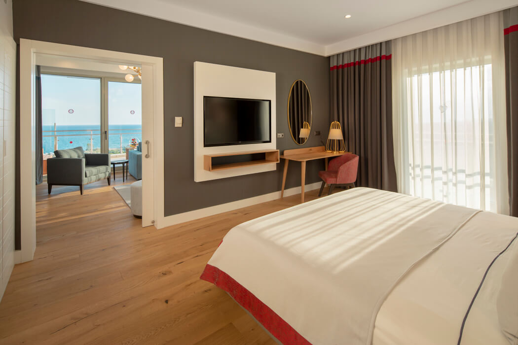 Hotel Lara Barut Collection - łóżko w grand designer suite