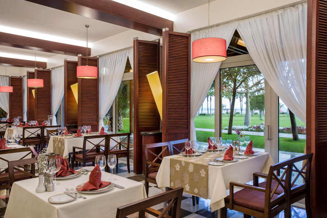 Hotel Lara Barut Collection - restauracja Kuyu Turk
