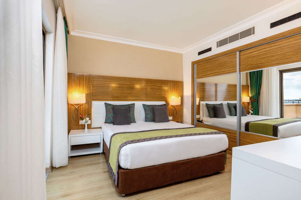 Aquaworld Belek - łóżko w suite palace