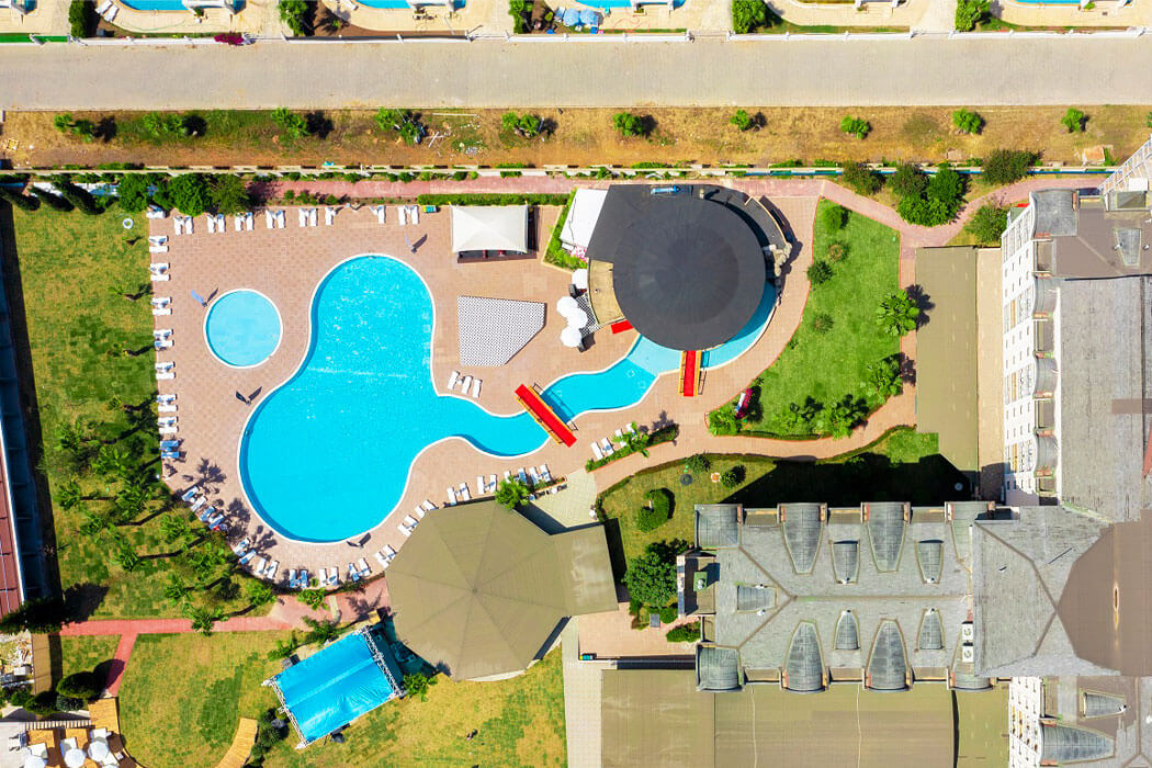 Amon Hotels Belek Adult Only - widok z góry na baseny