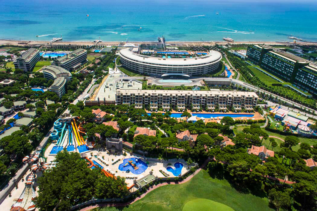 Maxx Royal Belek Golf Resort - widok na hotel i okolicę