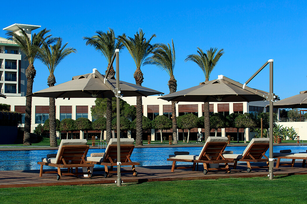 Hotel Rixos Premium Belek - palmy przy basenie