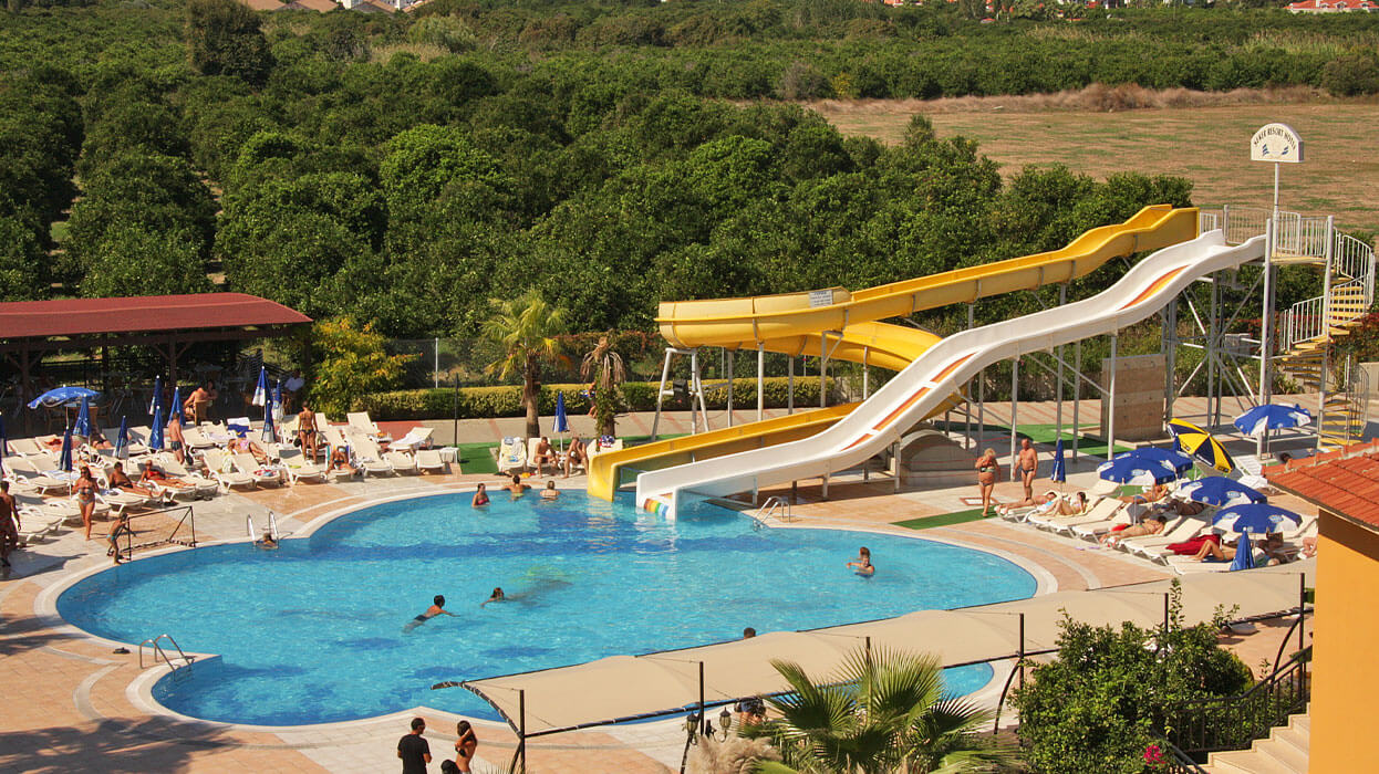 Seker Resort Hotel - widok na zjeżdżalnie i na basen