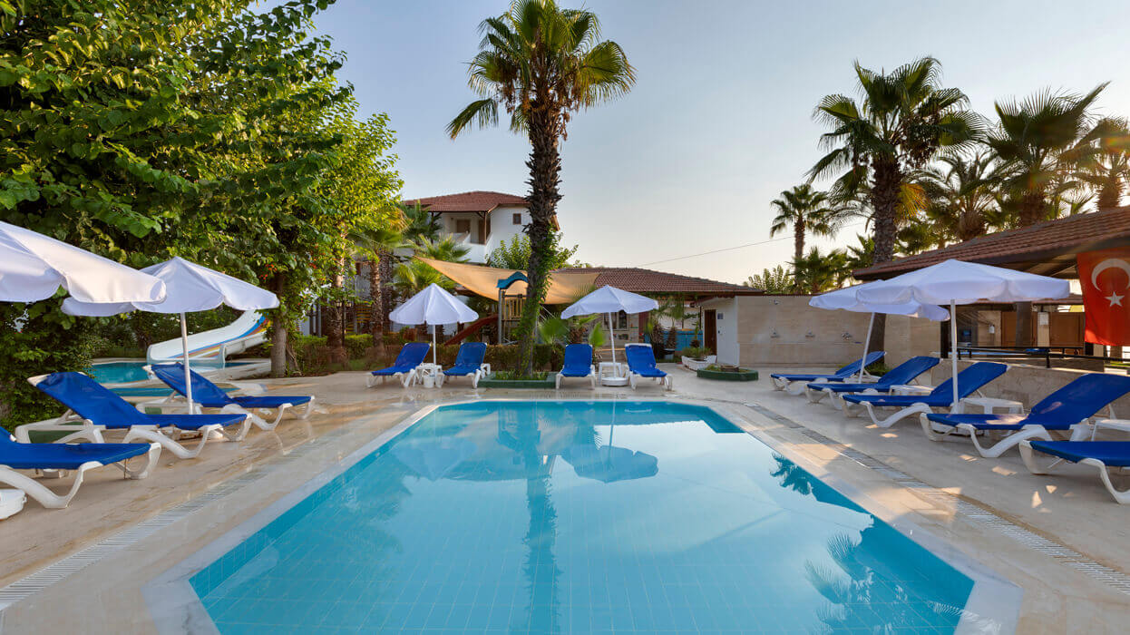 Hotel Otium Park Club Akman - leżaki przy basenie
