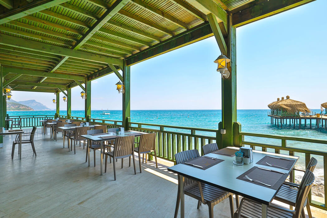 Hotel Crystal Flora Beach Resort - bar z przekąskami