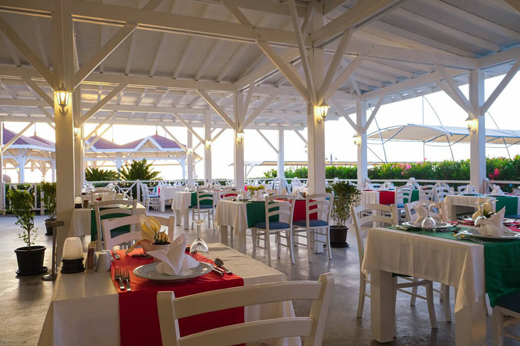 Hotel Crystal Flora Beach Resort - restauracja a la carte starfish