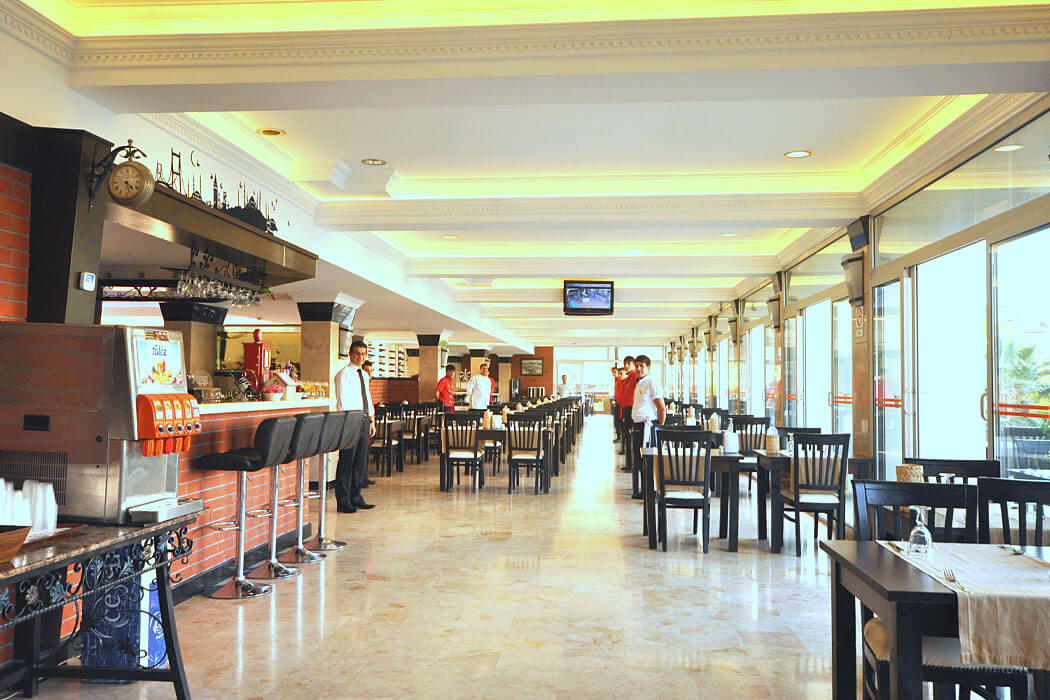 Hotel Camyuva Beach - widok na restaurację główną