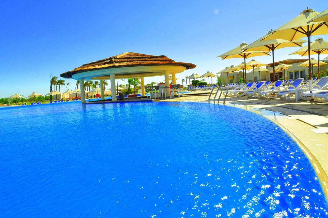 Hotel Movenpick Resort & Spa Soma Bay - pool bar