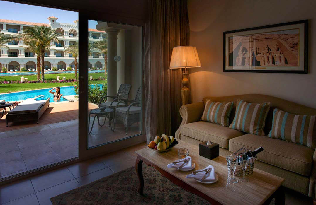Hotel Baron Palace Sahl Hasheesh - pokój z dostępem do basenu