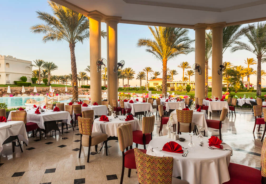 Hotel Rixos Sharm El Sheikh - restauracja nad basenem