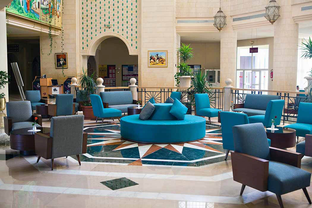 Hotel El Mouradi Hammamet - fotele w lobby