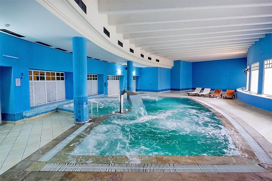 Hotel Medina Solaria Thalassa & Spa - kryty basen