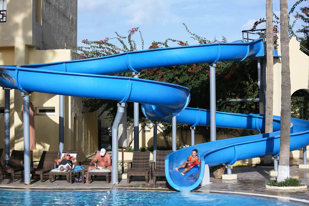 Hotel Paradis Palace - zabawa na basenie