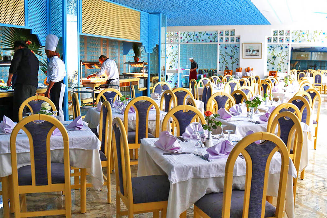 Hotel Novostar Nahrawess Thalasso & Waterpark Resort - w restauracji
