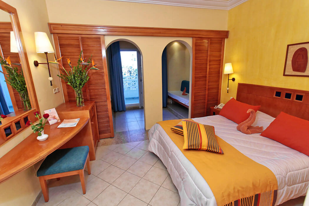 Hotel Mediterranee Thalasso Golf - przykładowy pokój rodzinny quad