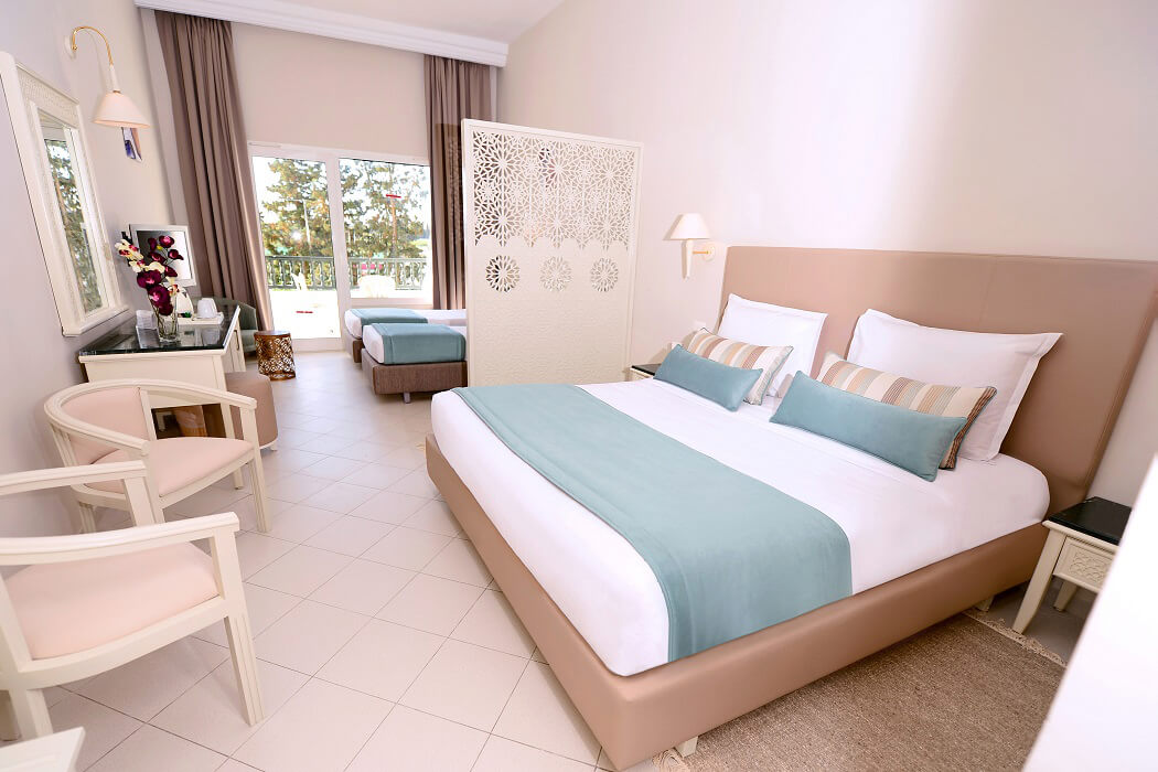 Hotel Royal Nozha Beach - przykładowy pokój z przepierzeniem