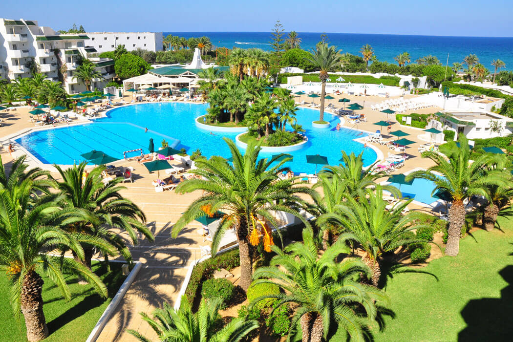 Hotel One Resort El Mansour - widok na basen i na morze