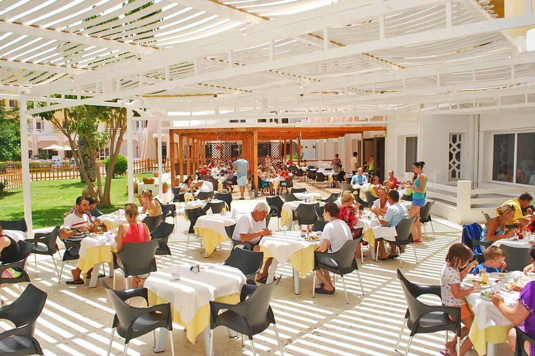 Thapsus Beach Resort - w restauracji
