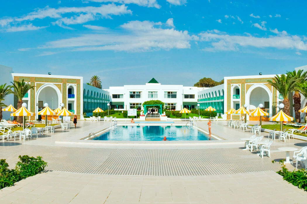 Hotel El Mouradi Cap Mahdia - basen i budynek główny